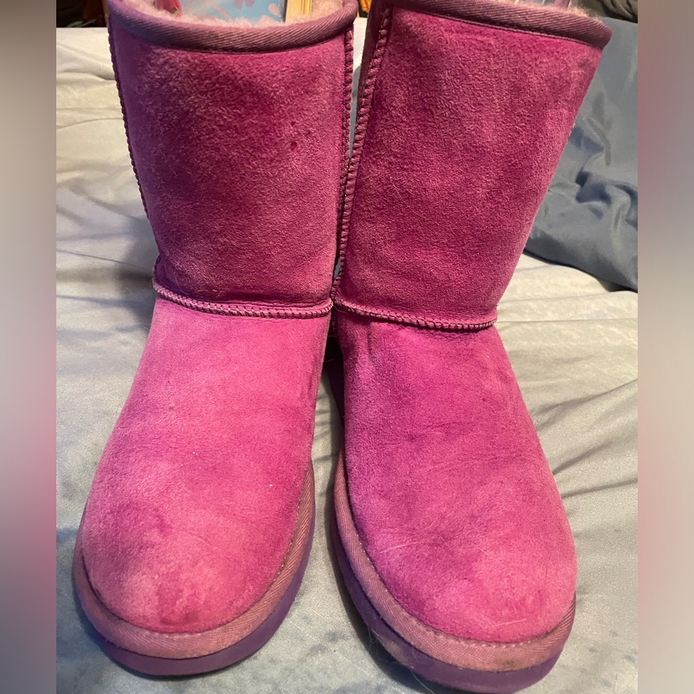 UGGS